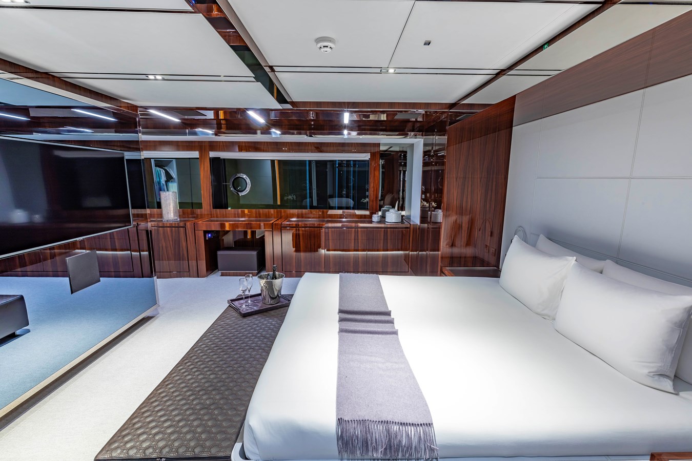 Riva Yacht Motor Yacht NO SURRENDER For Sale