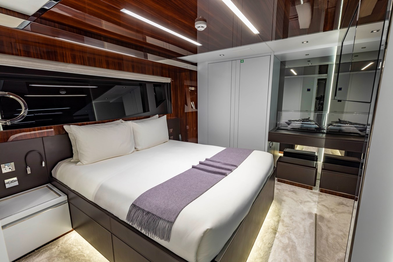 Riva Yacht Motor Yacht NO SURRENDER For Sale