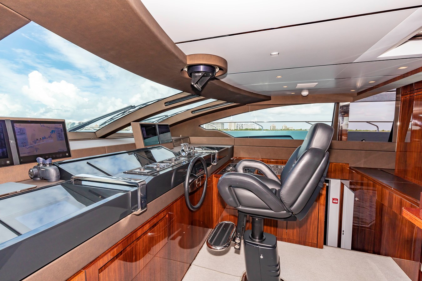Riva Yacht Motor Yacht NO SURRENDER For Sale