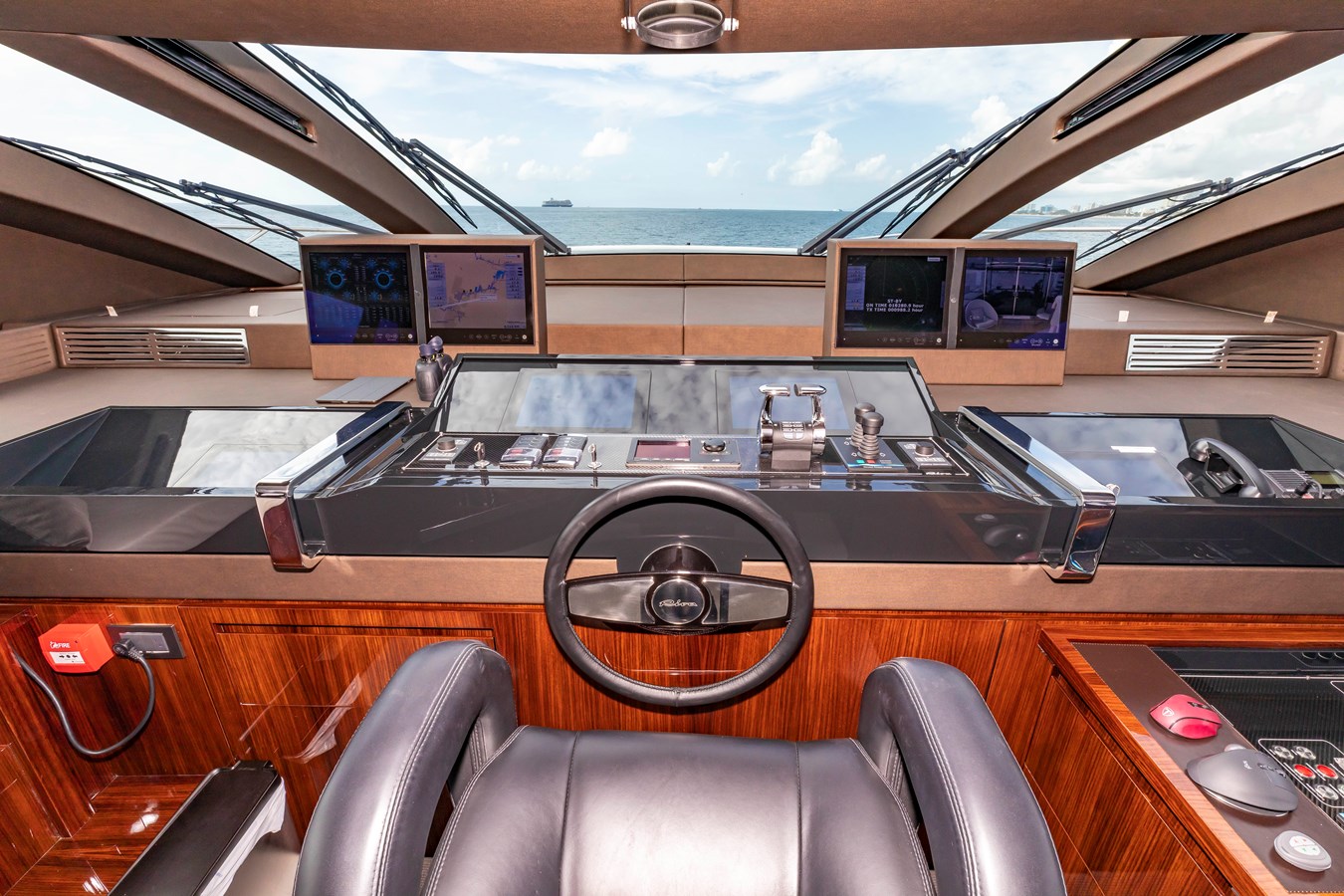 Riva Yacht Motor Yacht NO SURRENDER For Sale