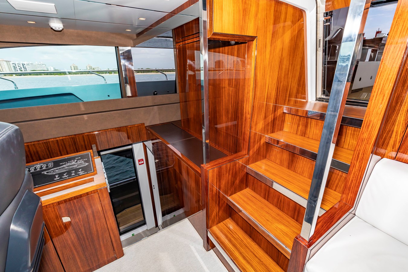 Riva Yacht Motor Yacht NO SURRENDER For Sale