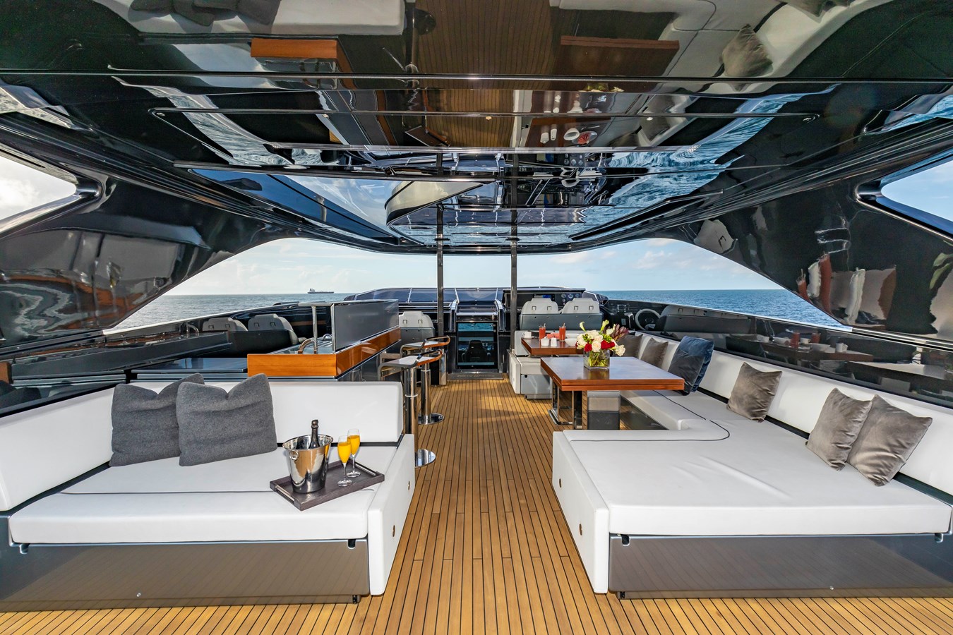 Riva Yacht Motor Yacht NO SURRENDER For Sale