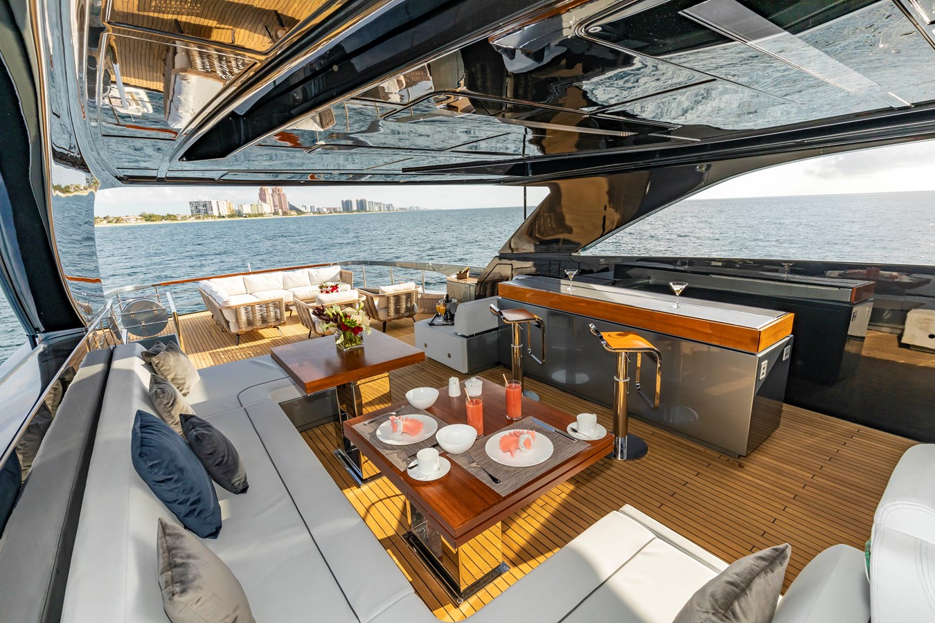 Riva Yacht Motor Yacht NO SURRENDER For Sale