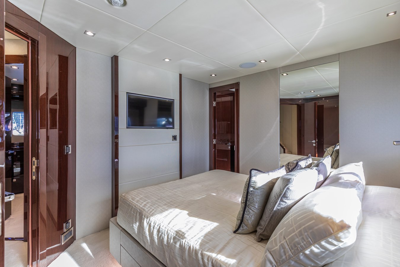 Sunseeker Motor Yacht CLOUDIA For Sale