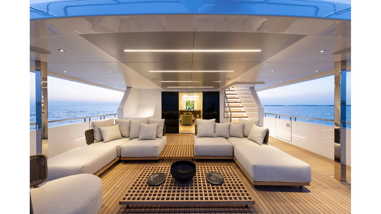 Custom Motor Yacht BEE EXPLORER For Sale