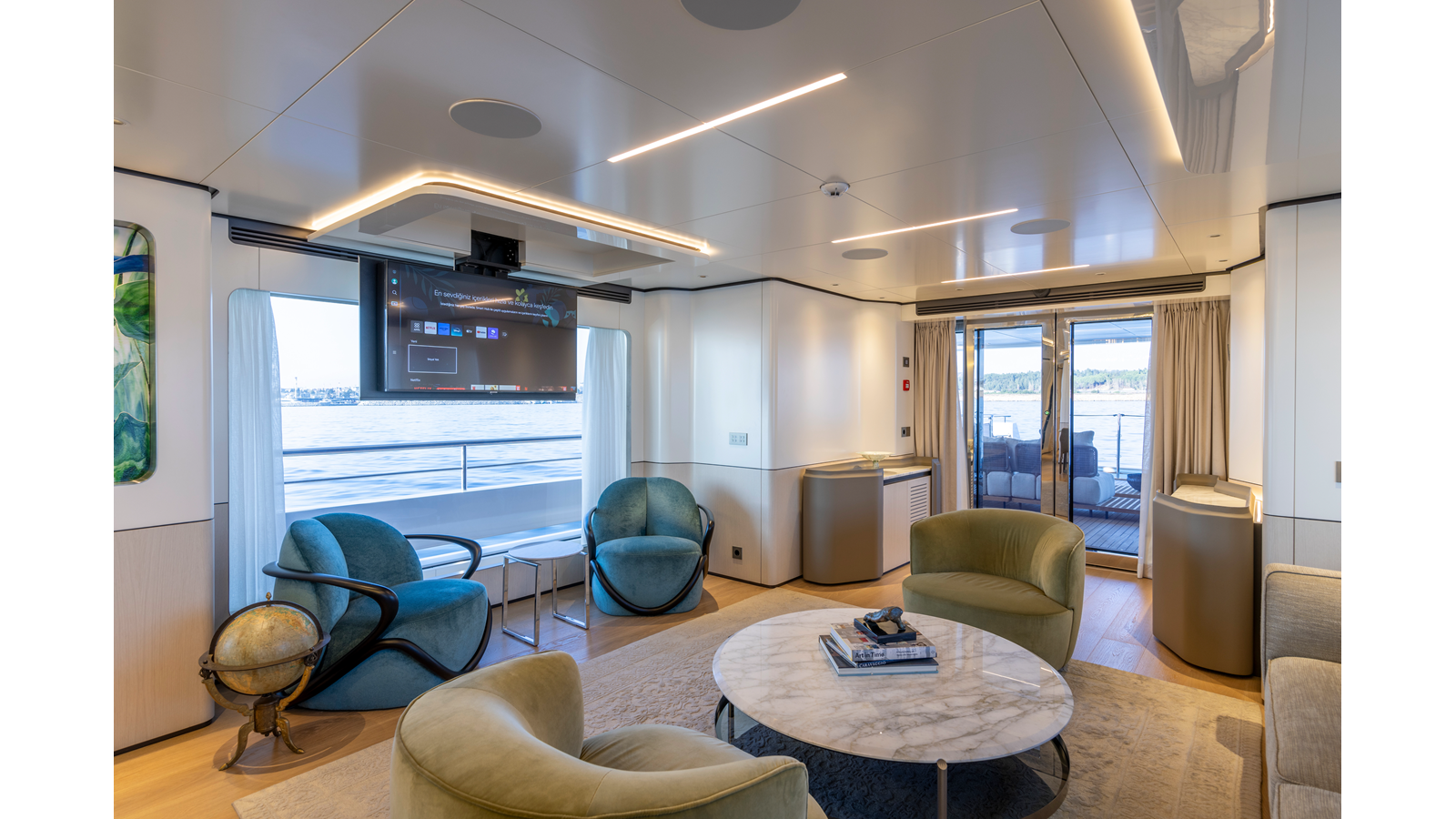 Custom Motor Yacht BEE EXPLORER For Sale