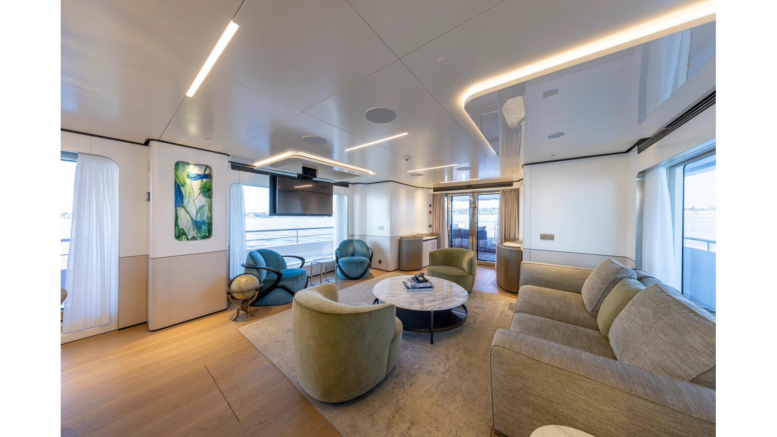 Custom Motor Yacht BEE EXPLORER For Sale