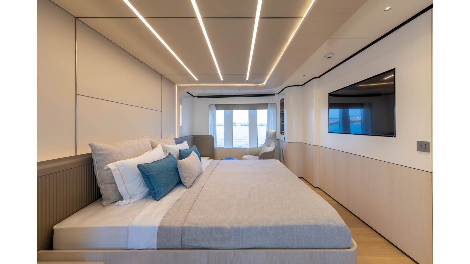 Custom Motor Yacht BEE EXPLORER For Sale