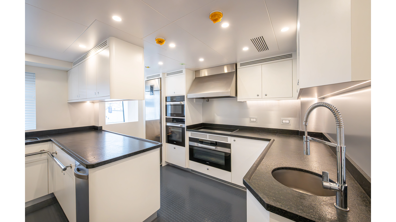 Rmk Marine Motor Yacht SEVEN SEAS For Sale