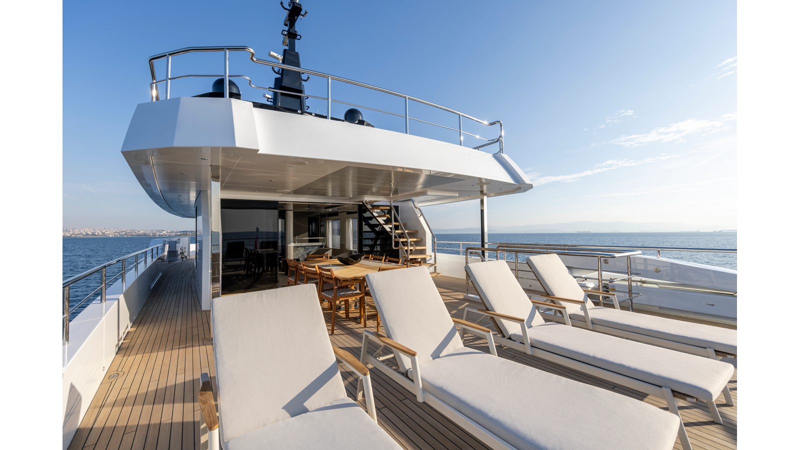 Custom Motor Yacht BEE EXPLORER For Sale