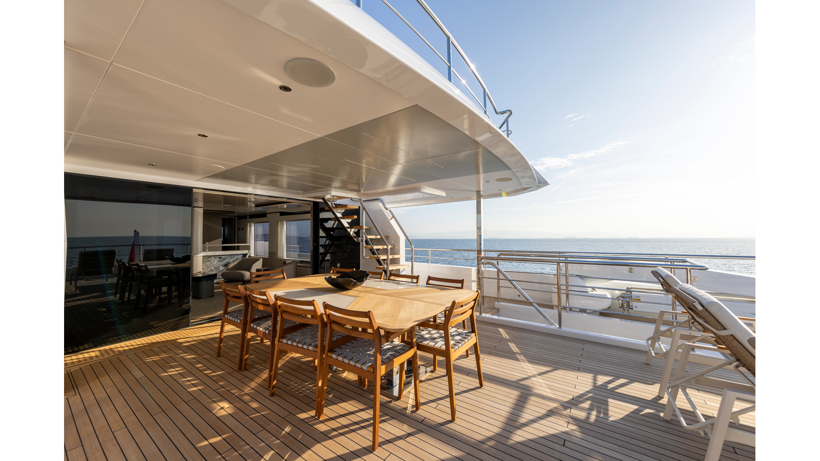 Custom Motor Yacht BEE EXPLORER For Sale