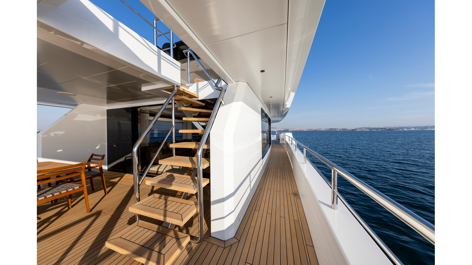 Custom Motor Yacht BEE EXPLORER For Sale