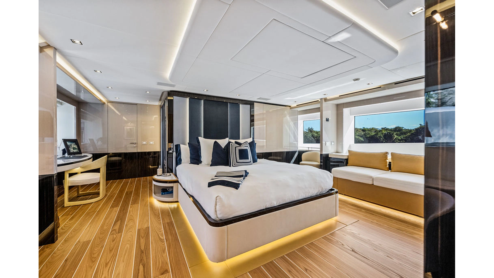 Mangusta Motor Yacht ARTEMIS For Sale
