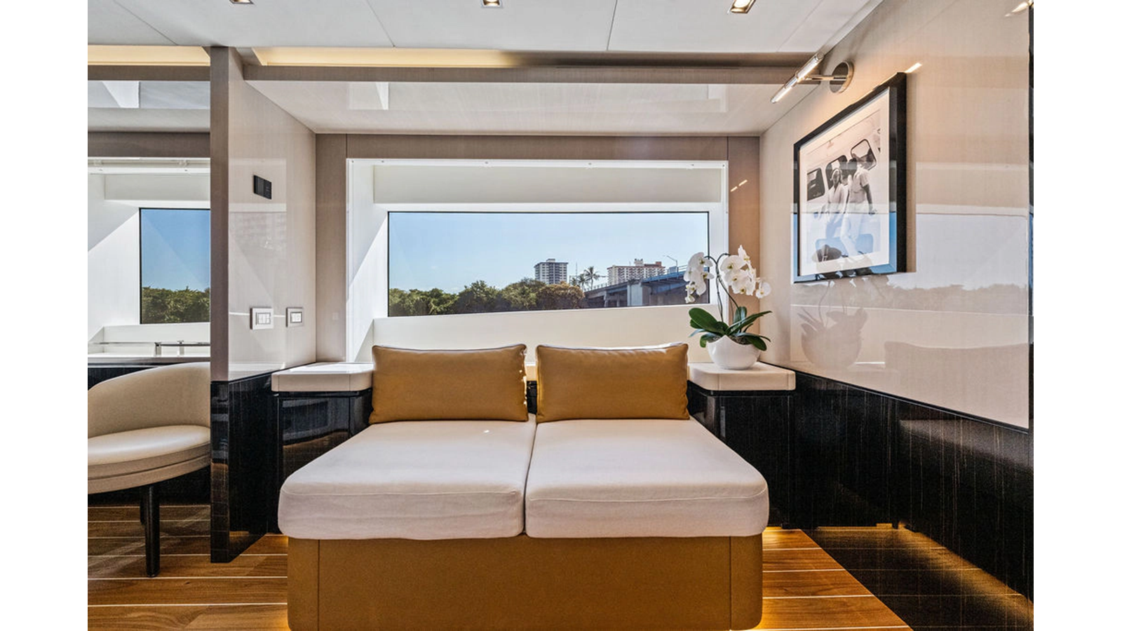 Mangusta Motor Yacht ARTEMIS For Sale