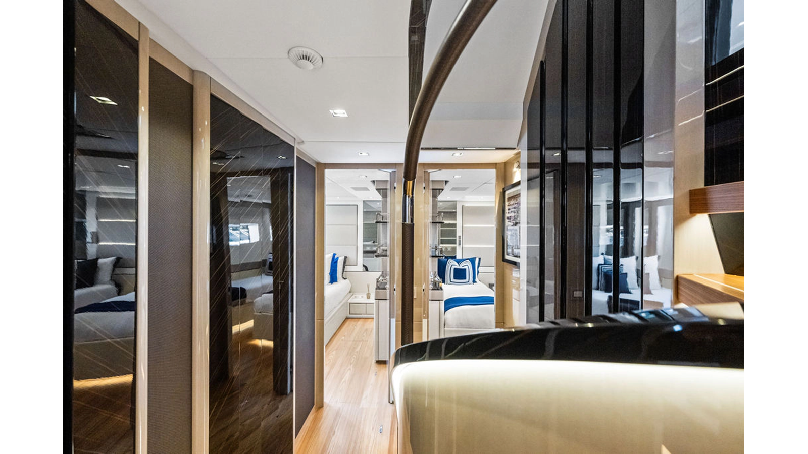 Mangusta Motor Yacht ARTEMIS For Sale