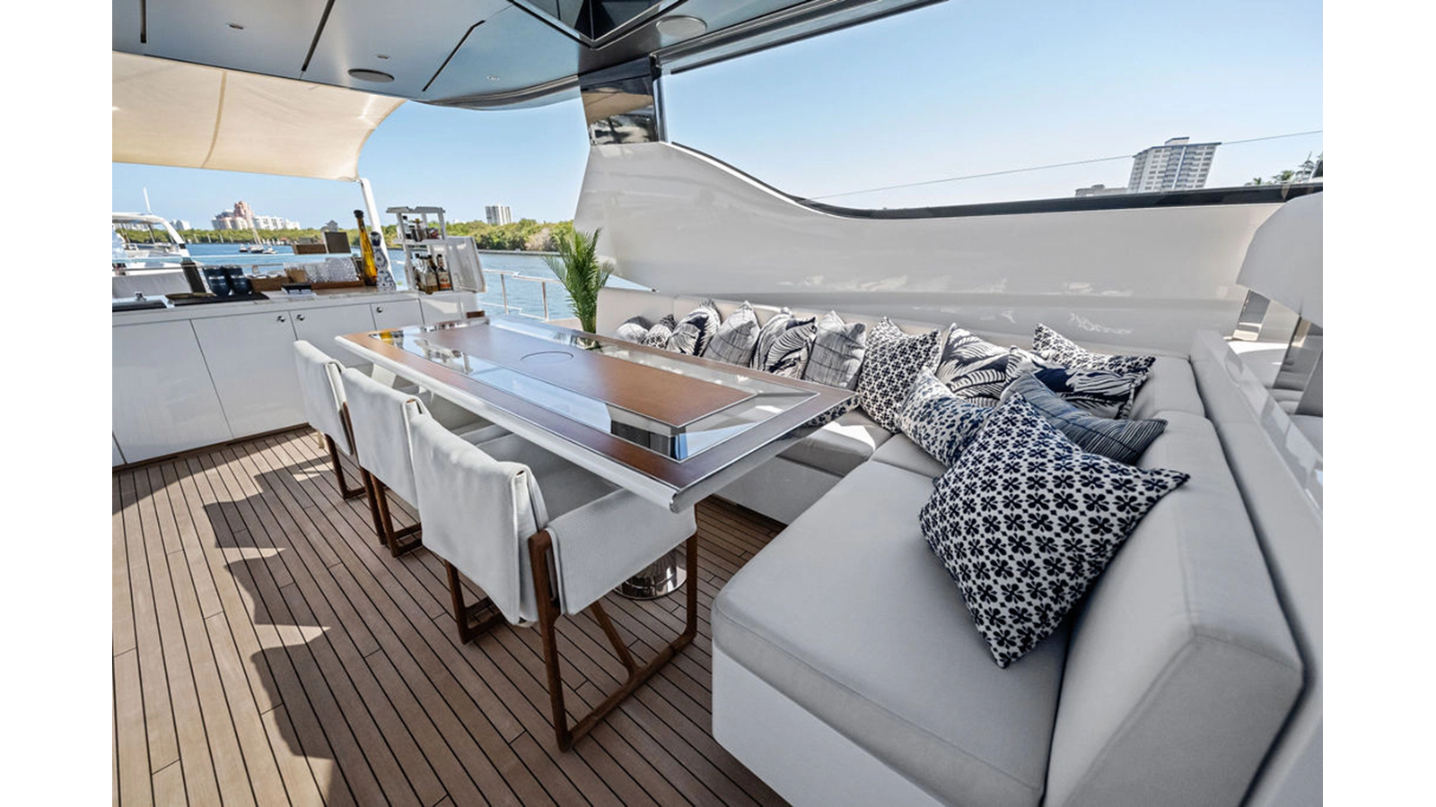 Mangusta Motor Yacht ARTEMIS For Sale
