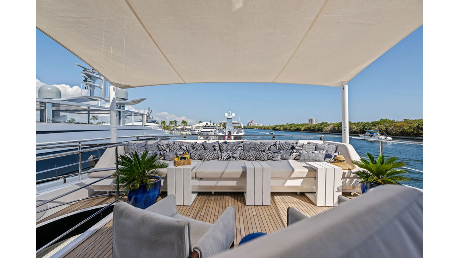 Mangusta Motor Yacht ARTEMIS For Sale