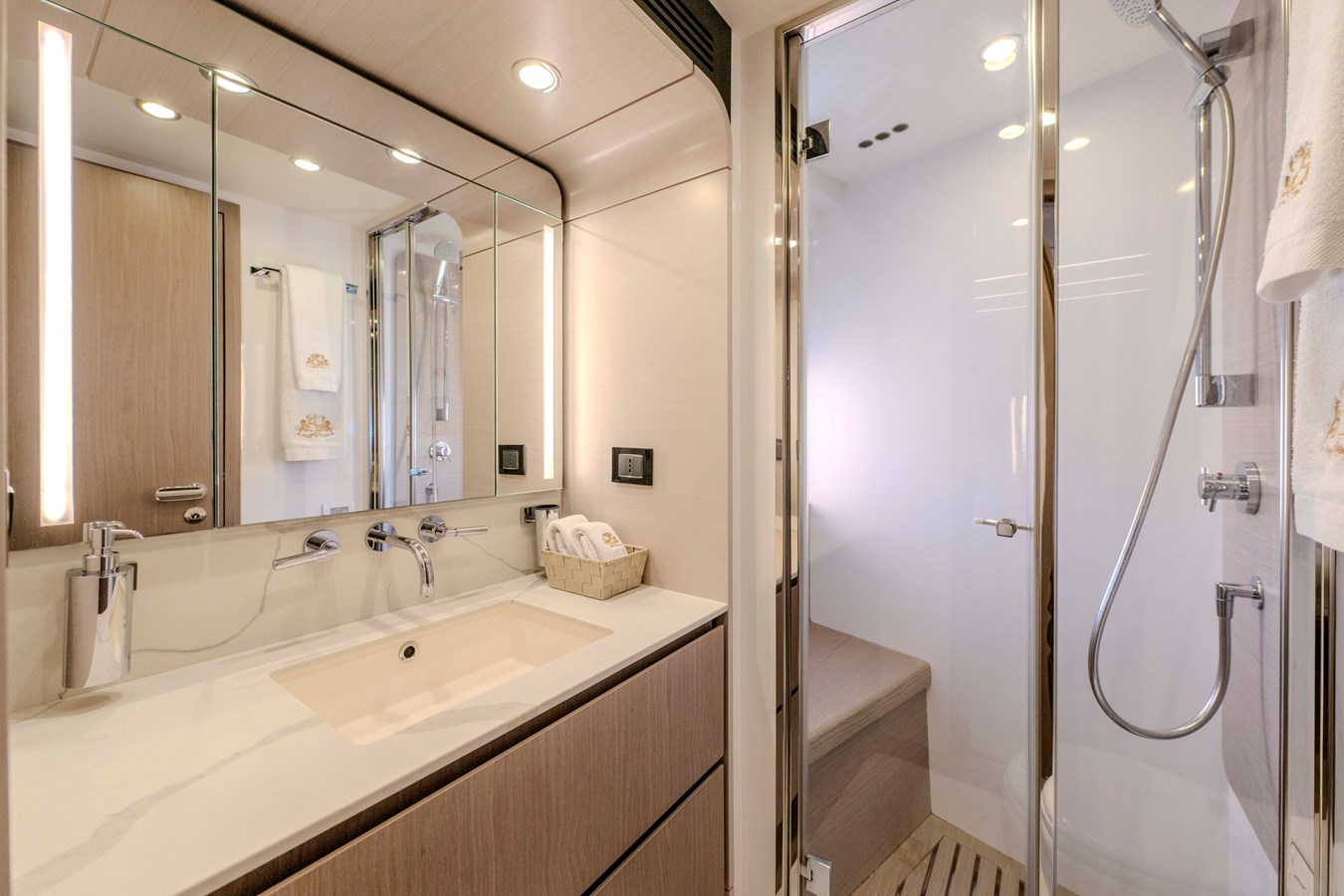 Azimut Yachts Motor Yacht CELEBRATE LIFE For Sale