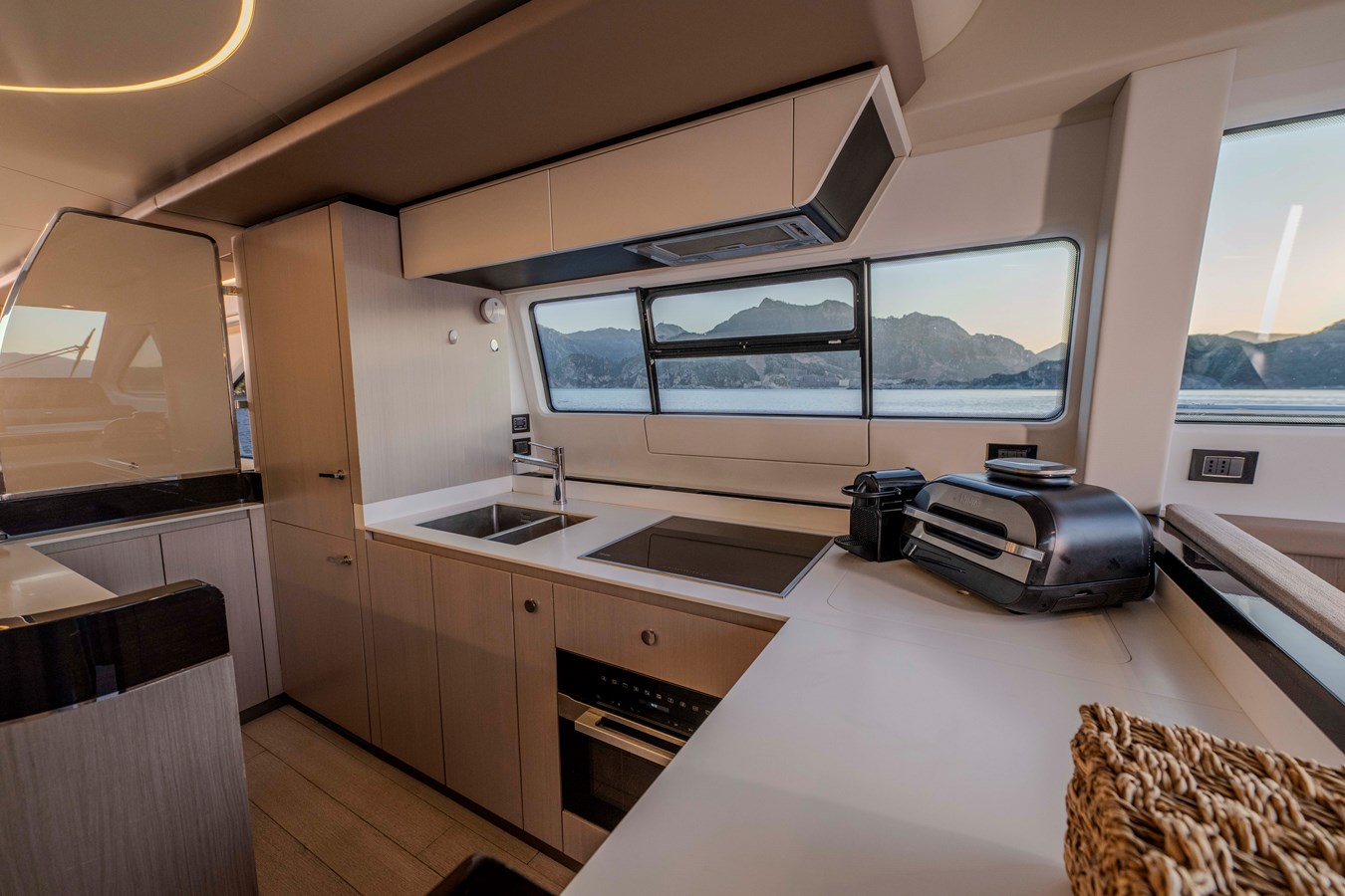Azimut Yachts Motor Yacht CELEBRATE LIFE For Sale