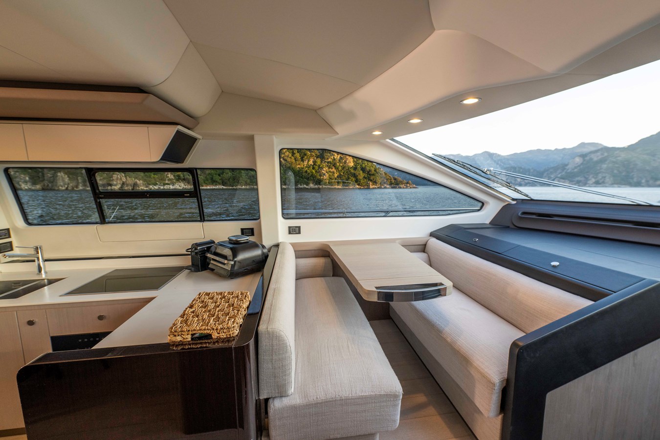Azimut Yachts Motor Yacht CELEBRATE LIFE For Sale