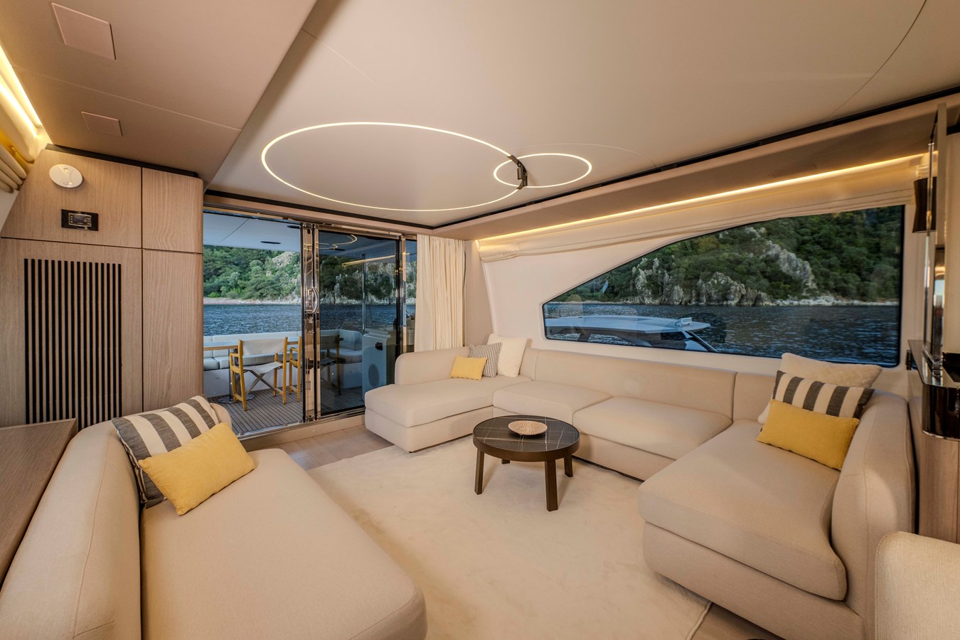 Azimut Yachts Motor Yacht CELEBRATE LIFE For Sale