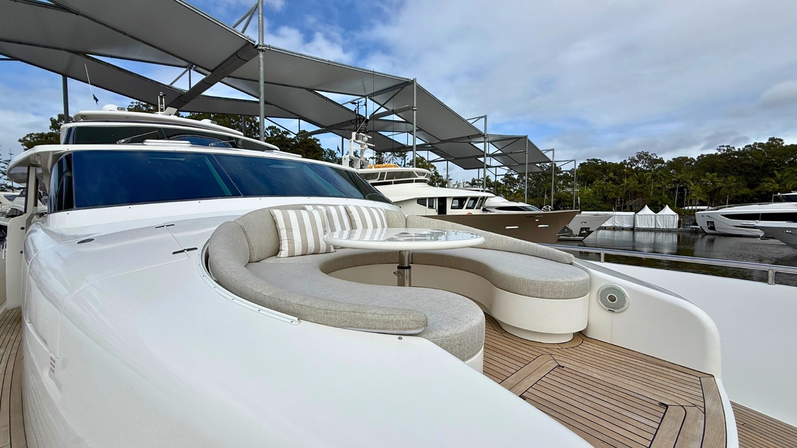 Horizon Yachts Motor Yacht EUPHORIA For Sale