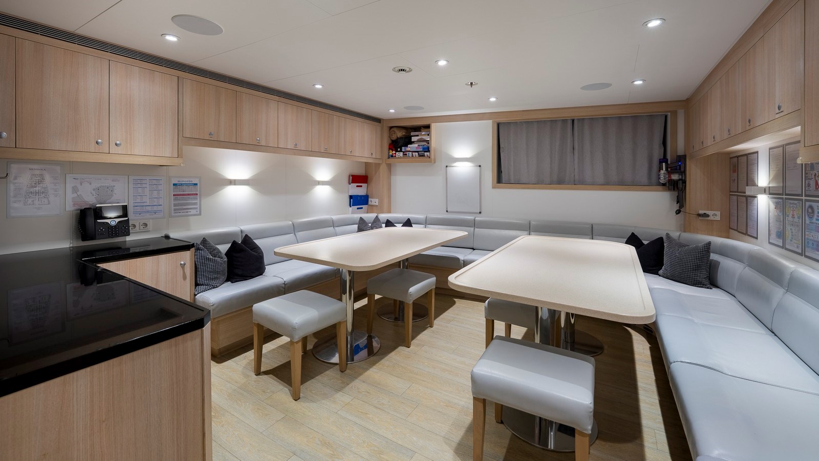 Amels Motor Yacht NENINKA For Sale