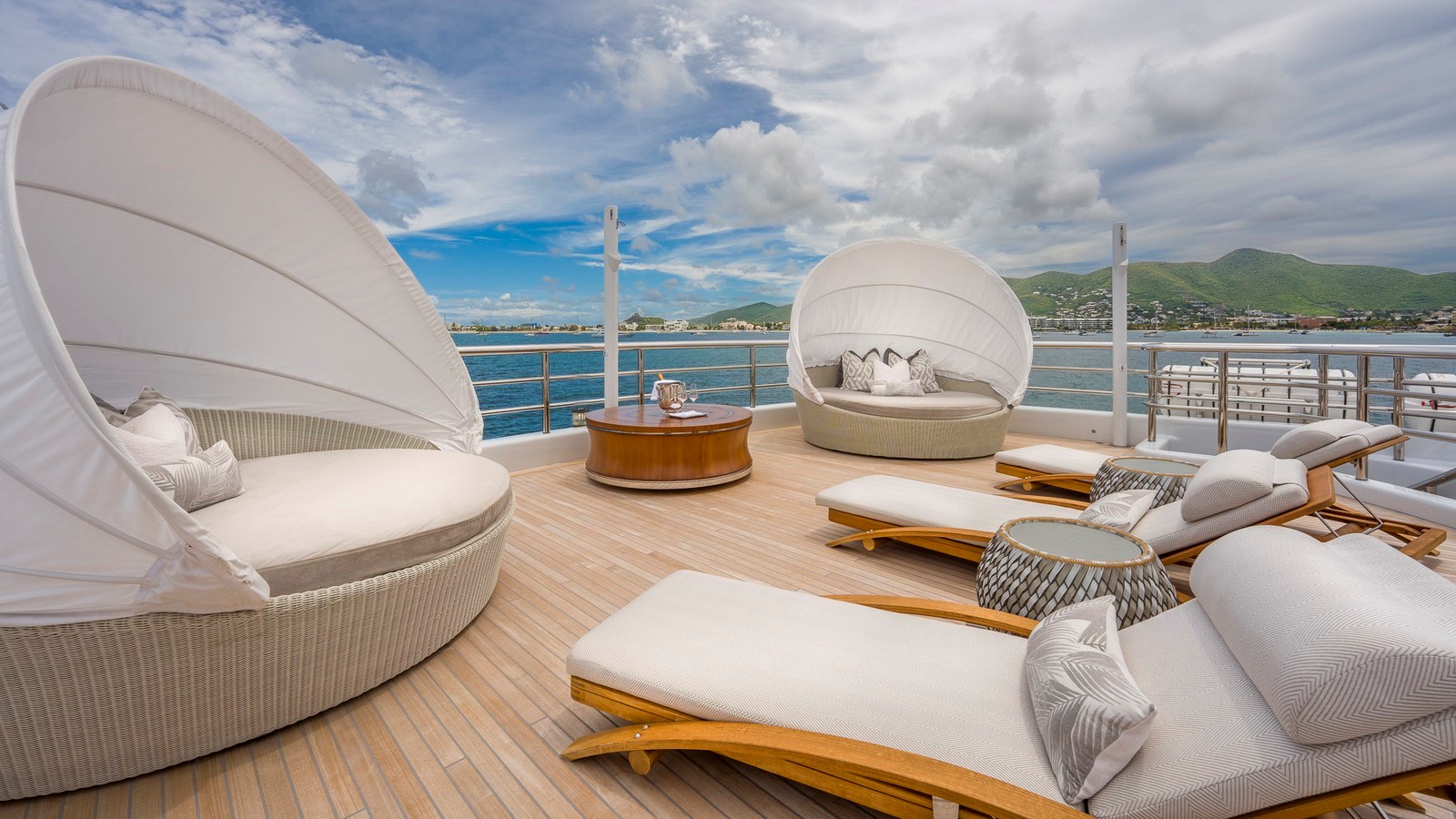 Amels Motor Yacht NENINKA For Sale