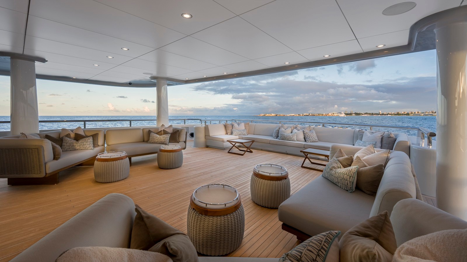 Amels Motor Yacht NENINKA For Sale