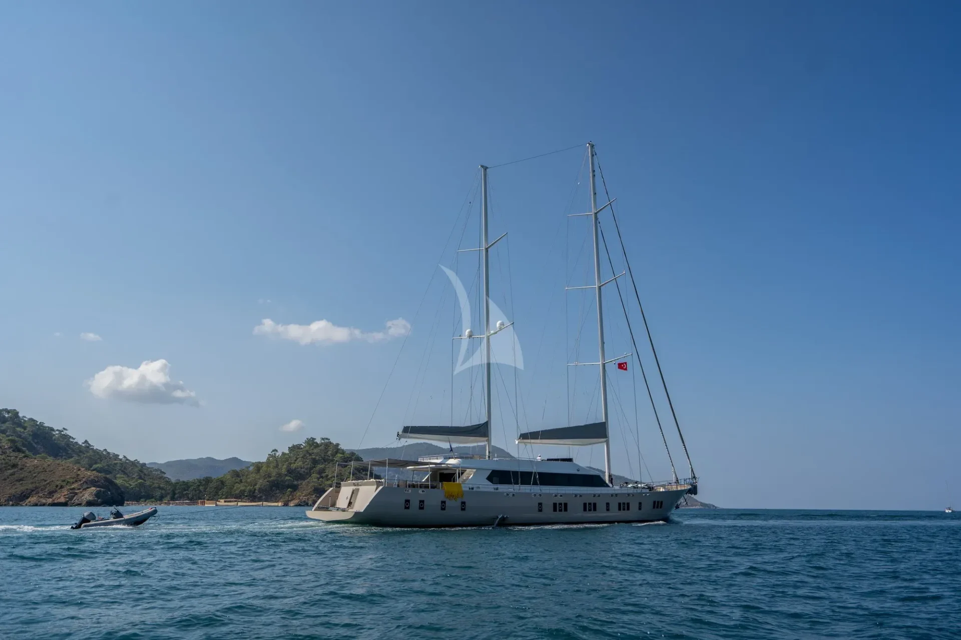 De Love Charter Yacht