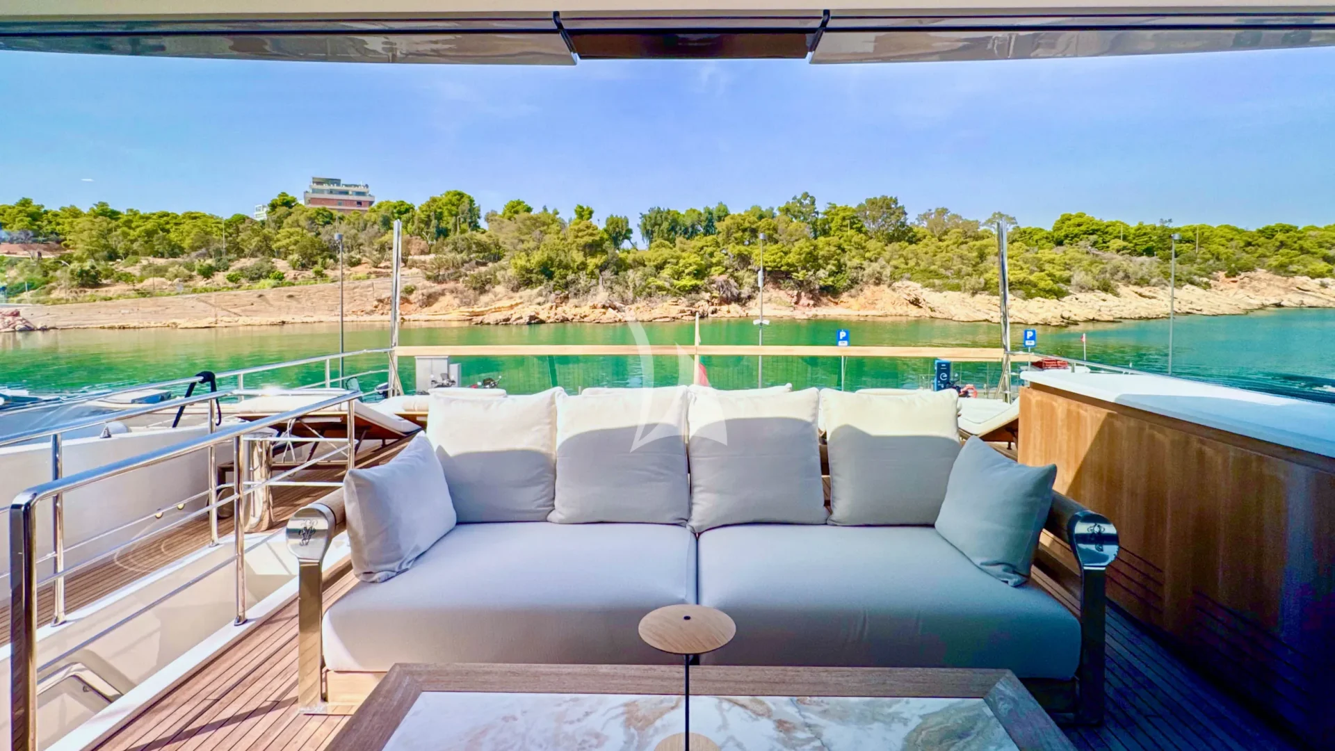 FLORI Charter Yacht