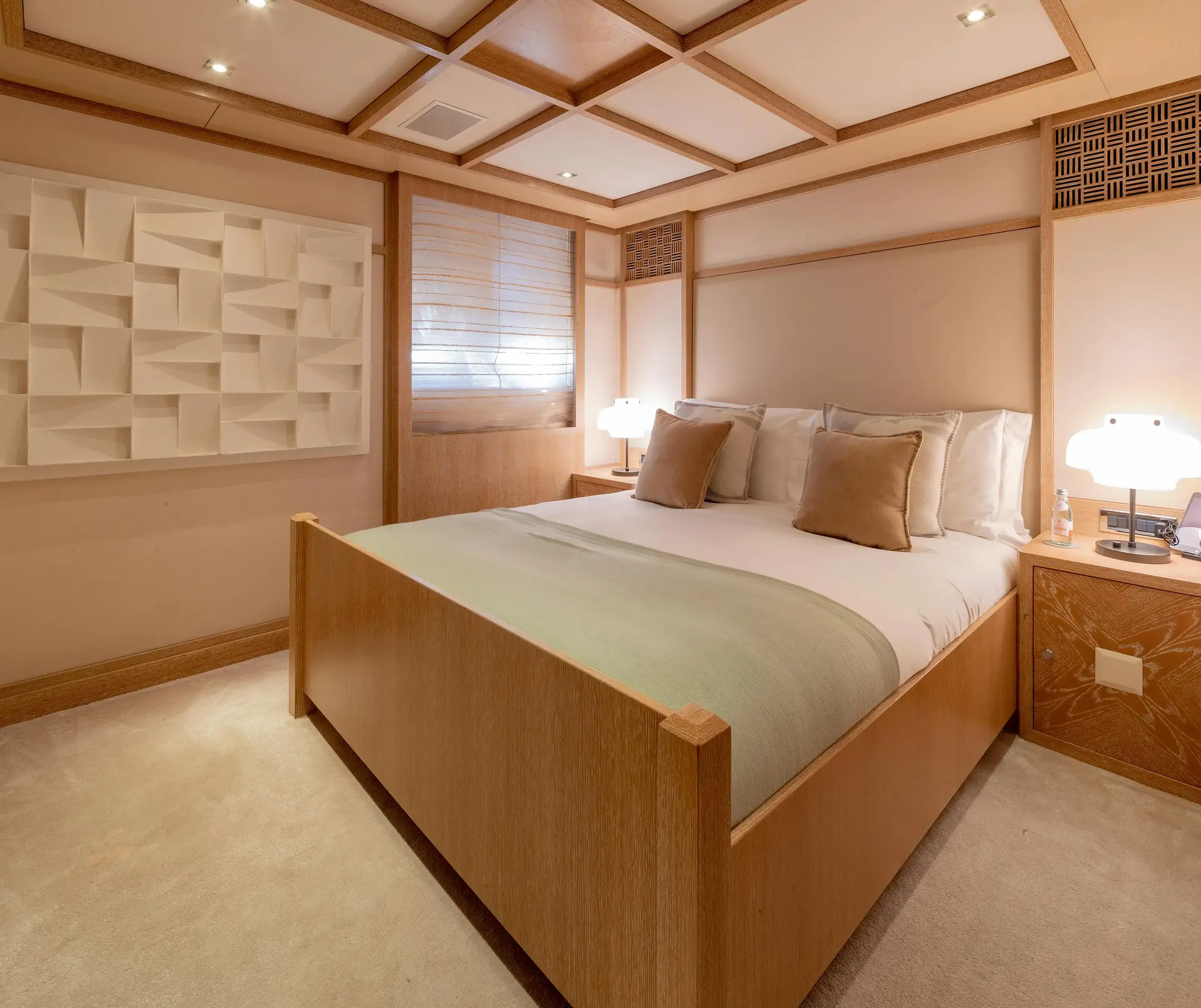 FRIENDSHIP Charter Yacht