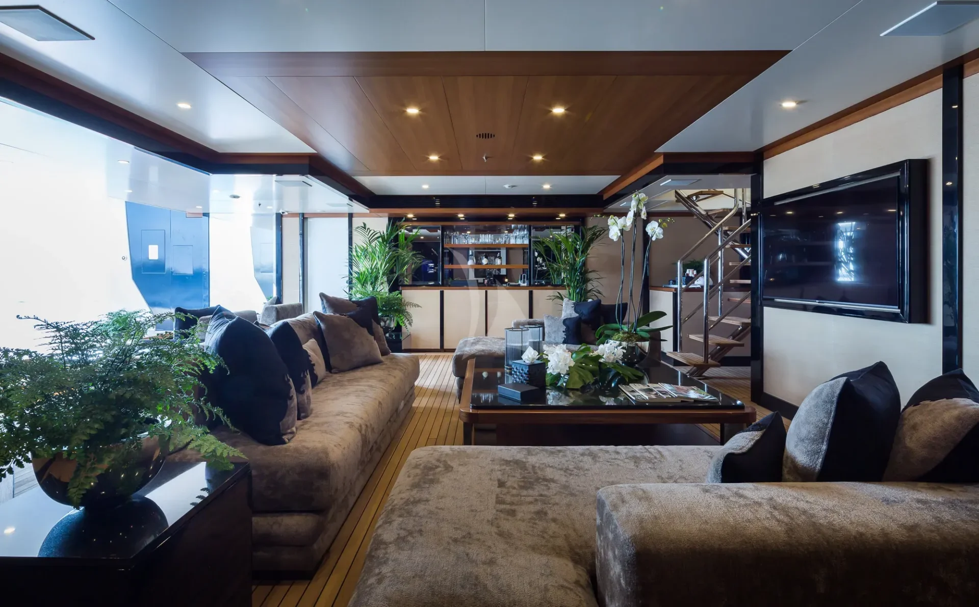 TRIUMPH Charter Yacht