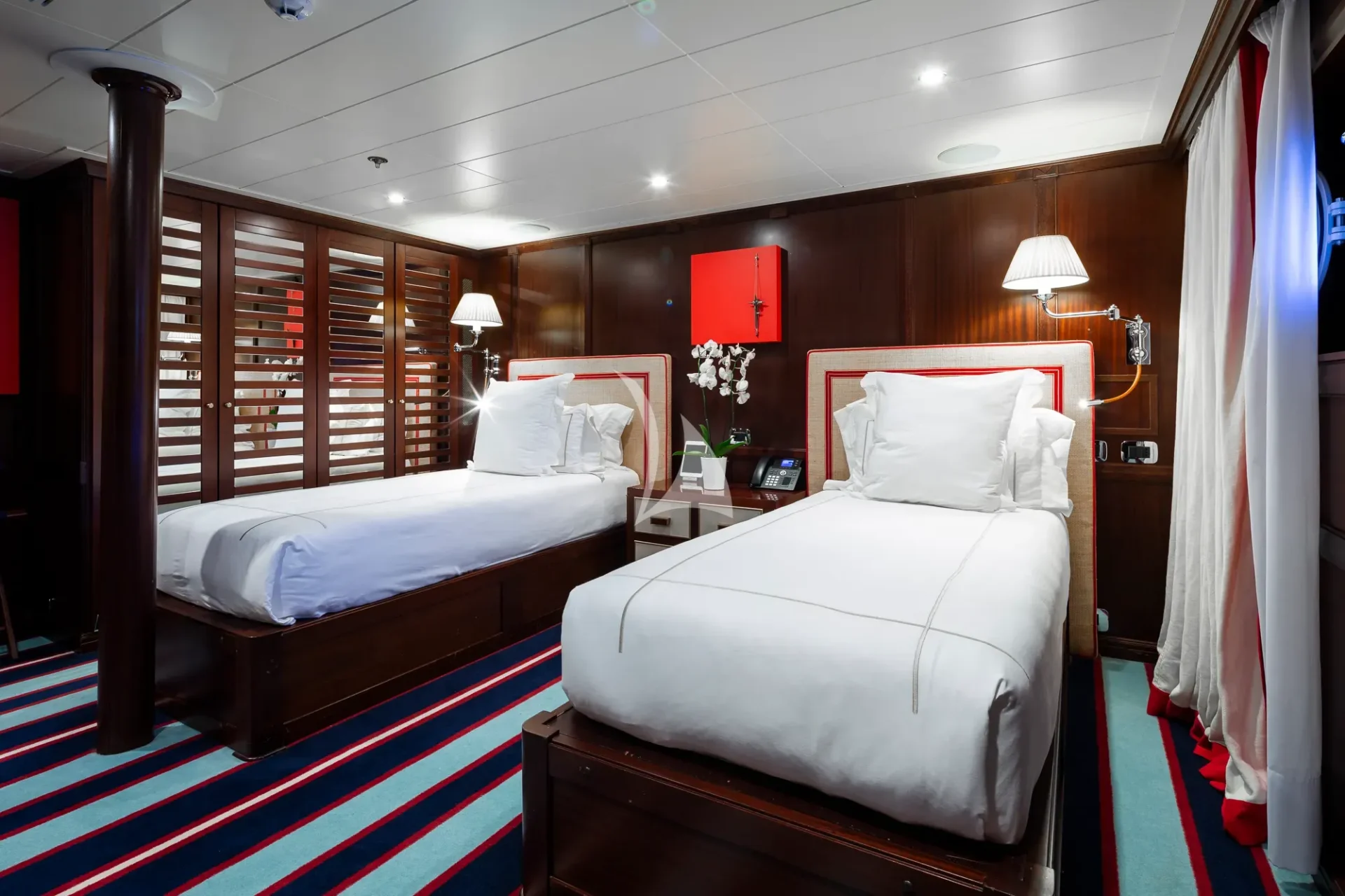 FORCE BLUE Charter Yacht