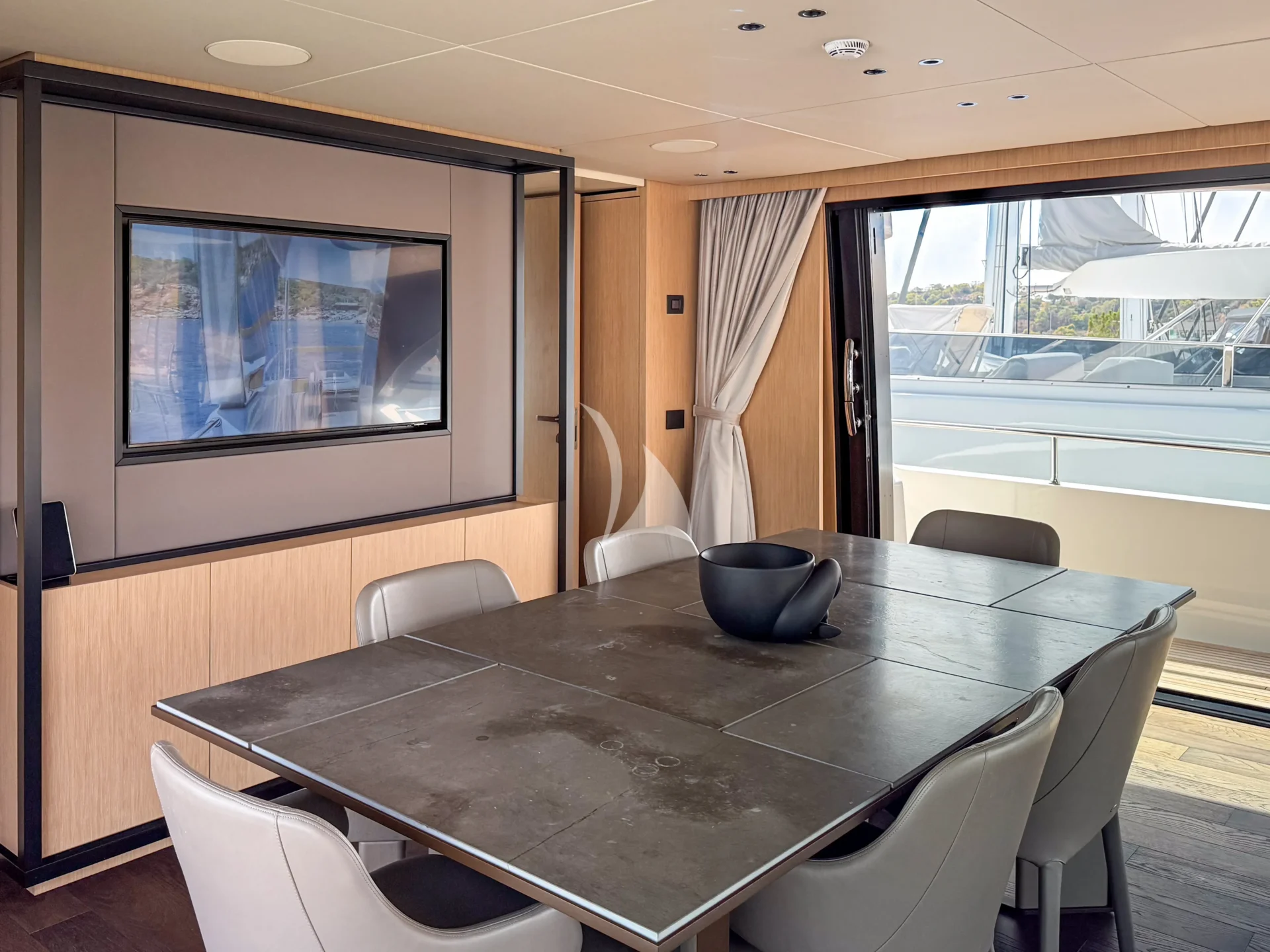 FLORI Charter Yacht