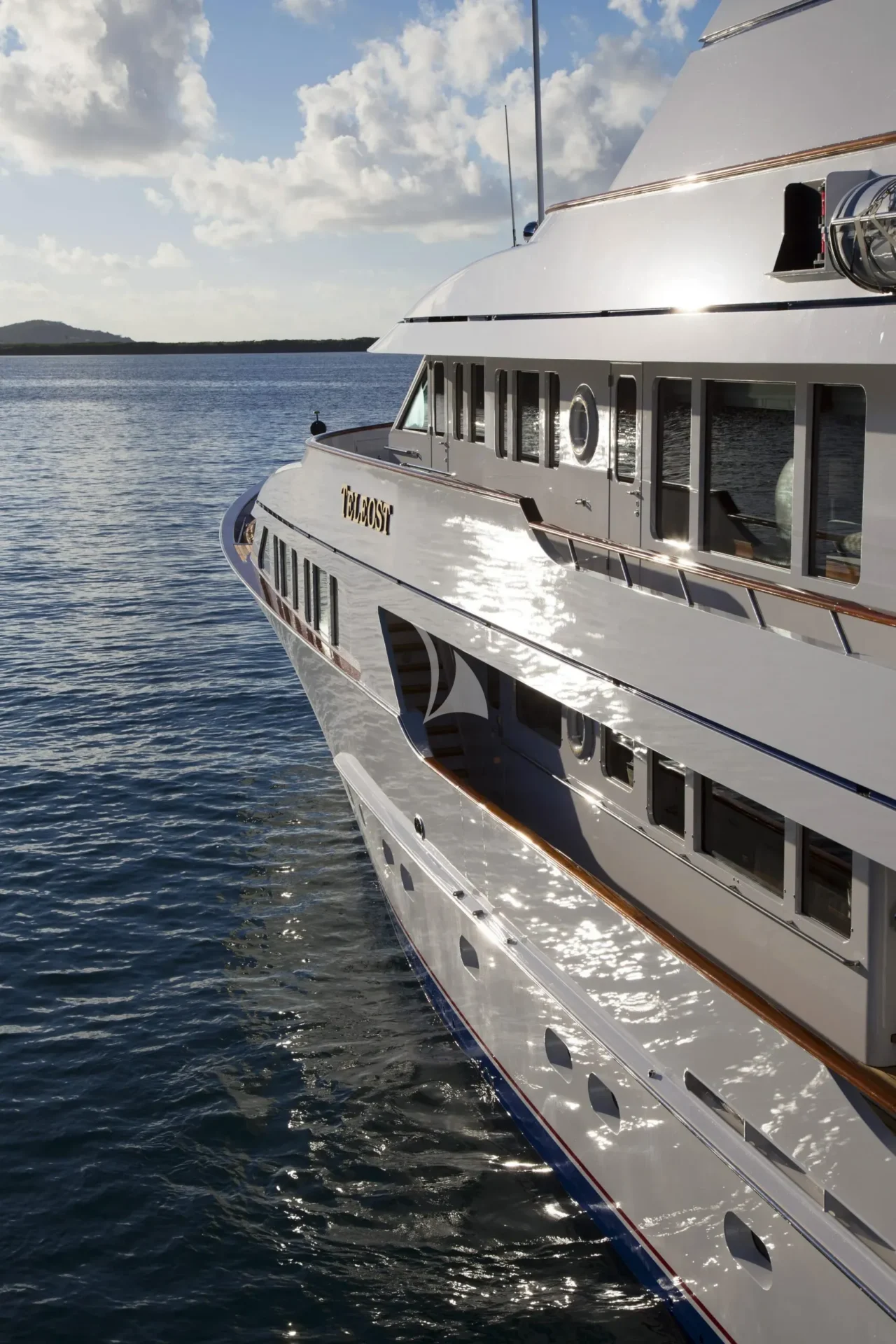 TELEOST Charter Yacht