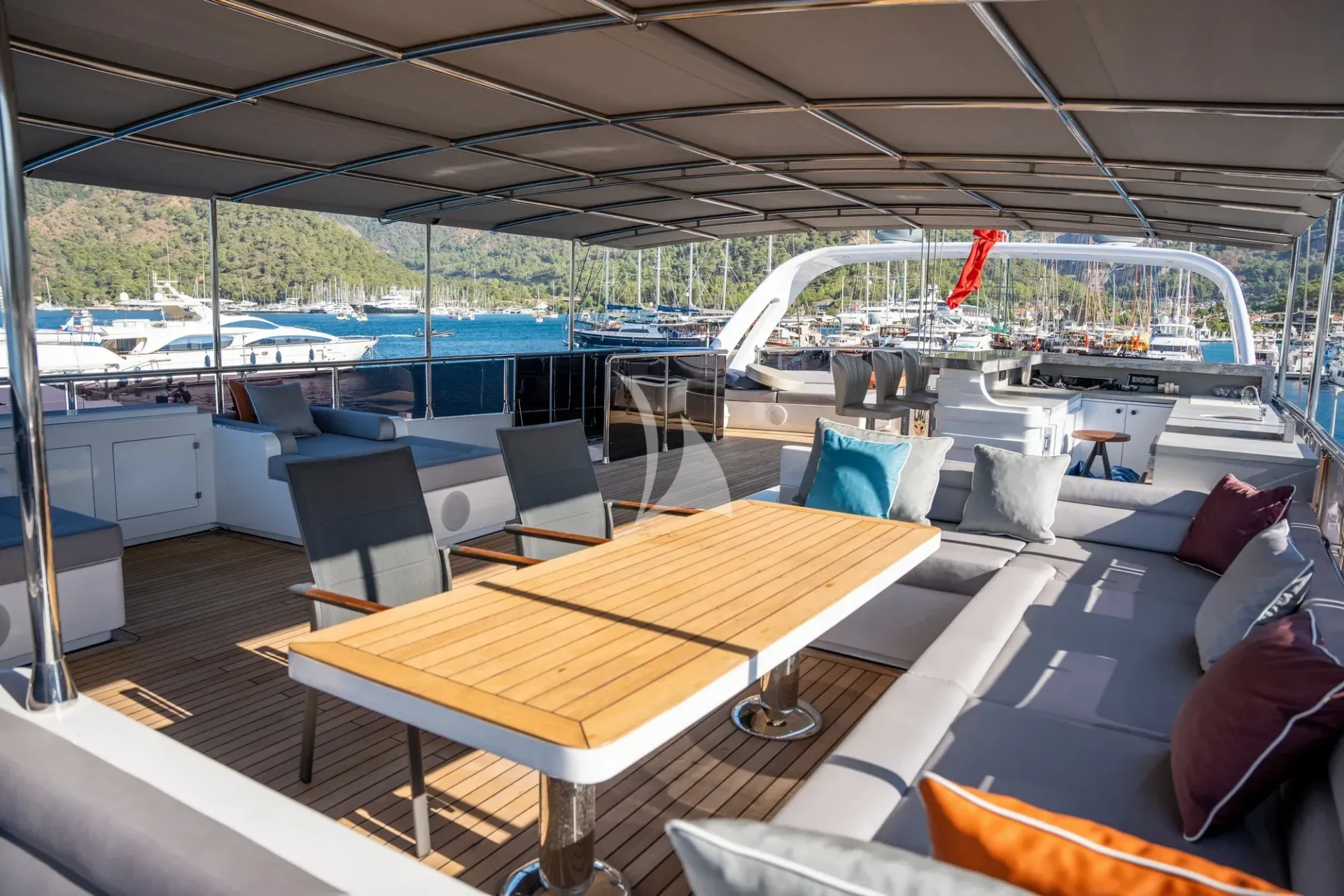 North Wind Charter Yacht