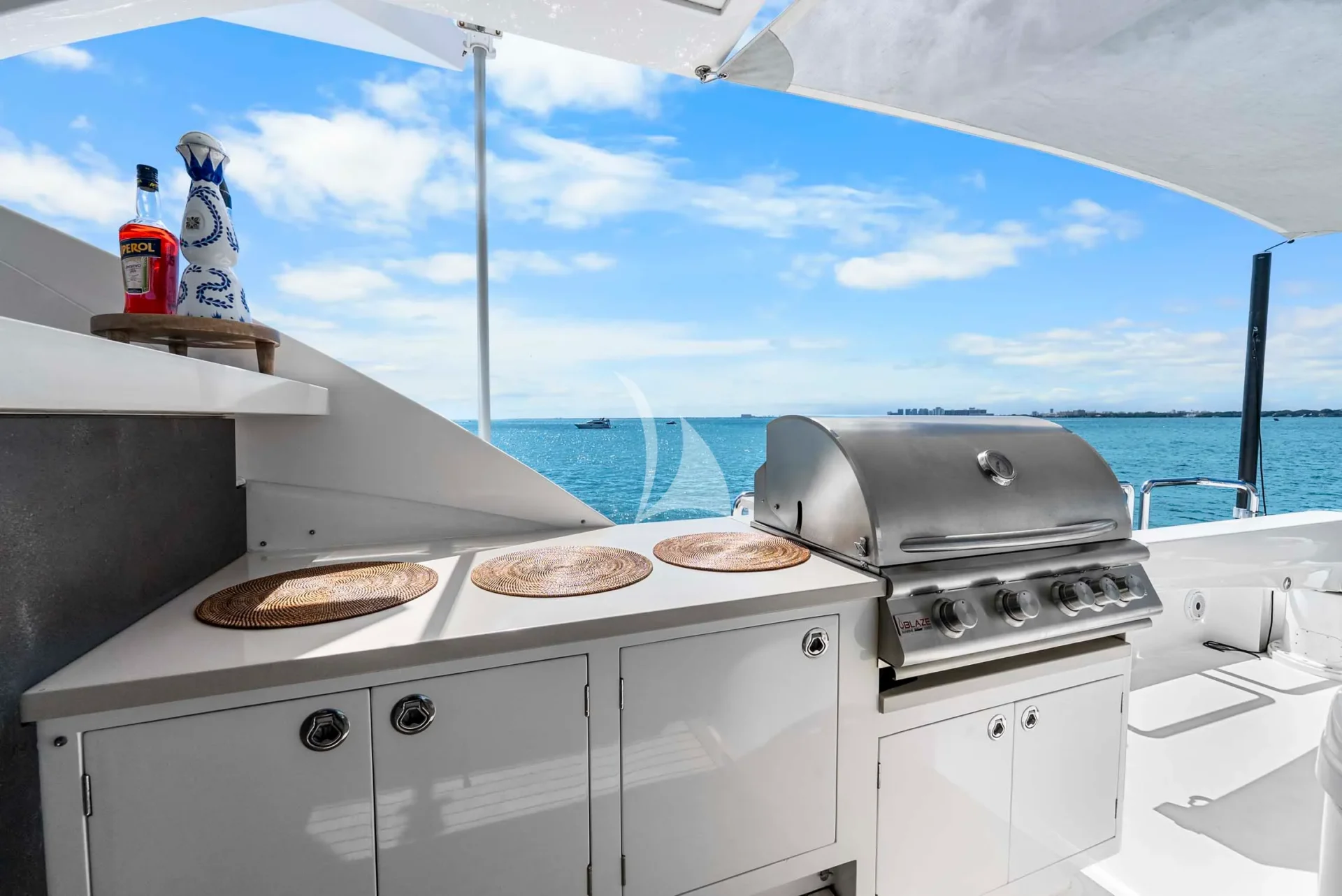 HAPPY HOUR Charter Yacht
