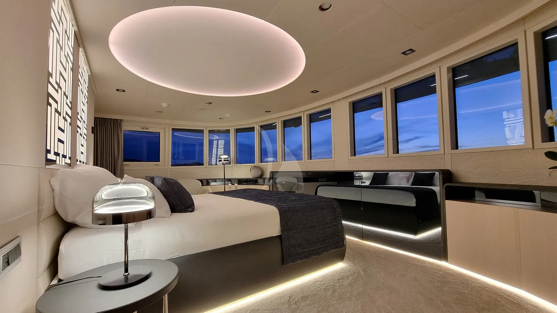 BLACK SWAN Charter Yacht