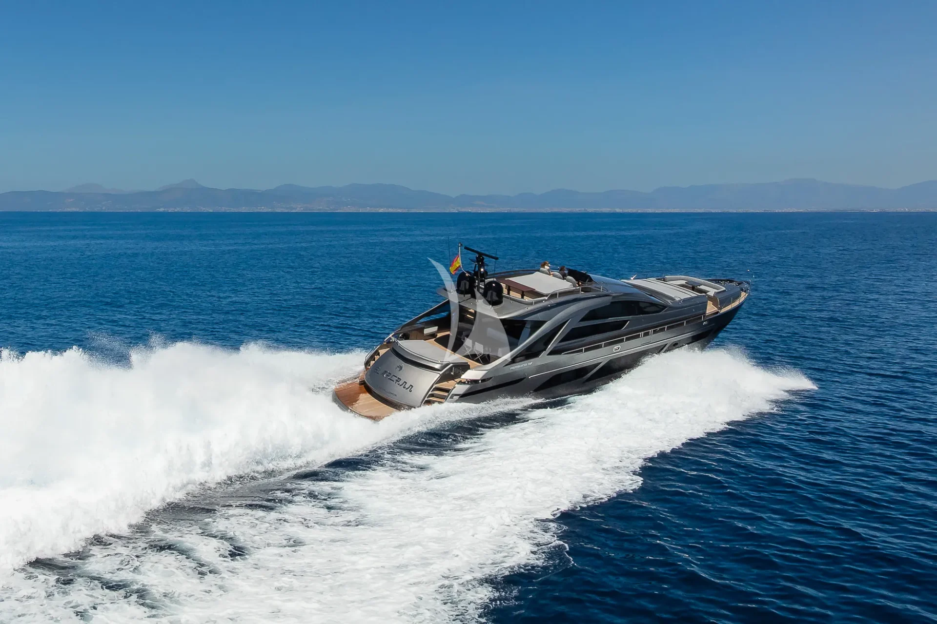 EL MACANN Charter Yacht