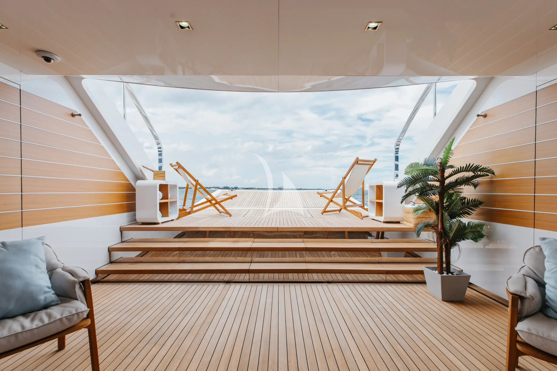 VELOCITY Charter Yacht