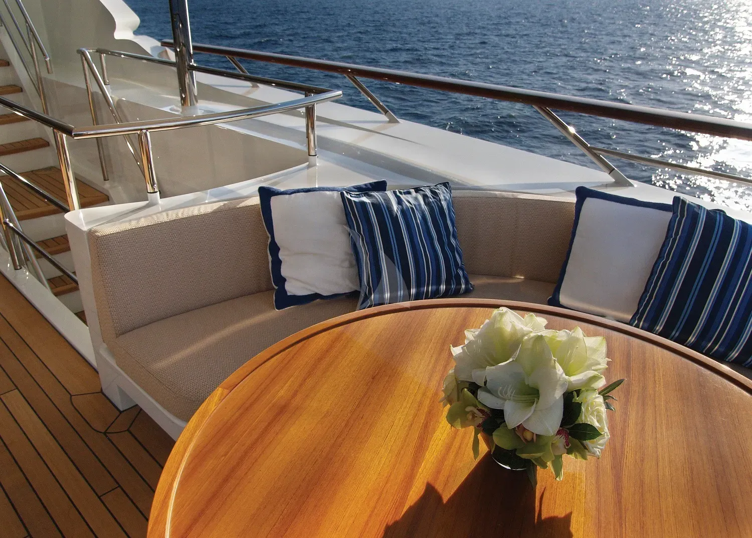 LADY DEE Charter Yacht