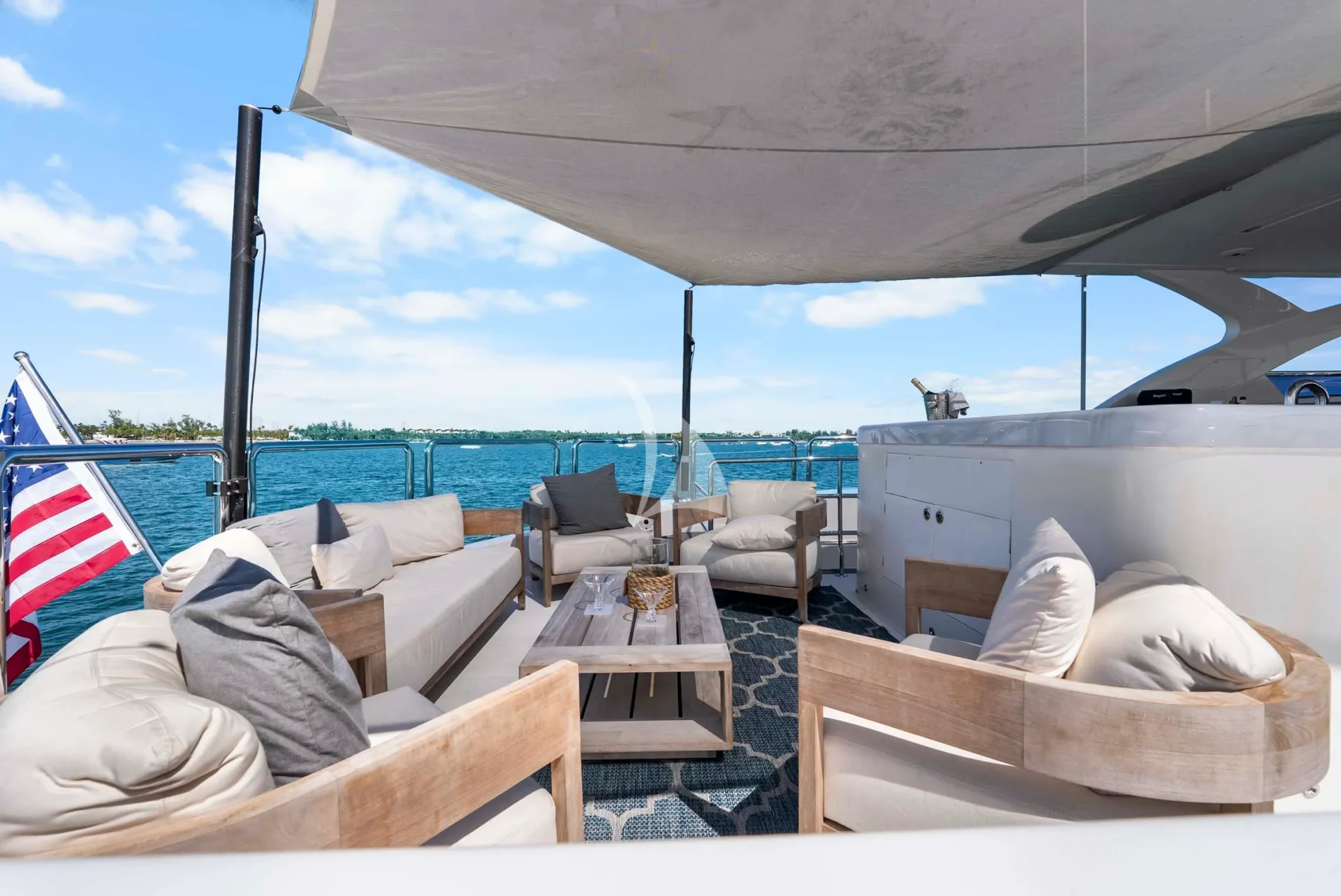HAPPY HOUR Charter Yacht