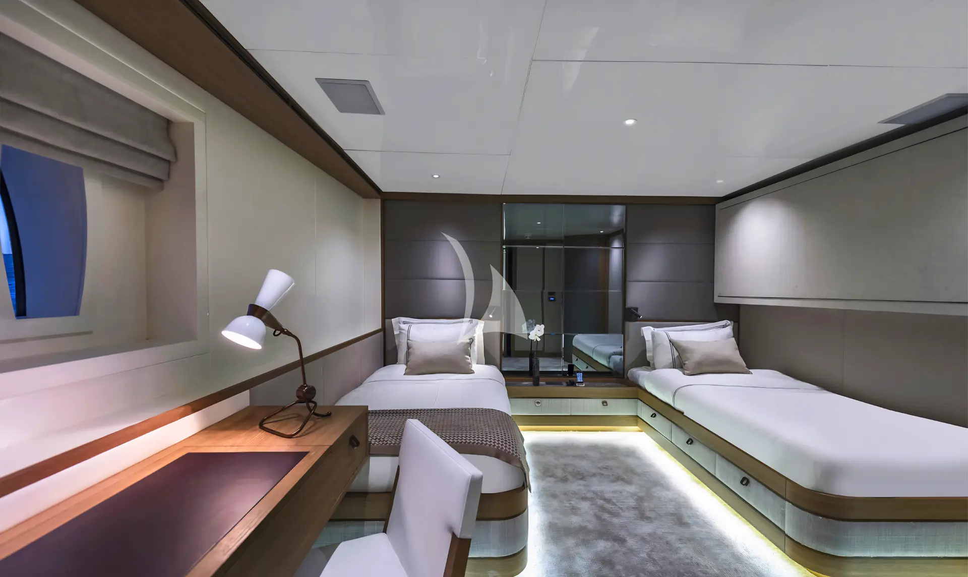 LIQUID SKY Charter Yacht
