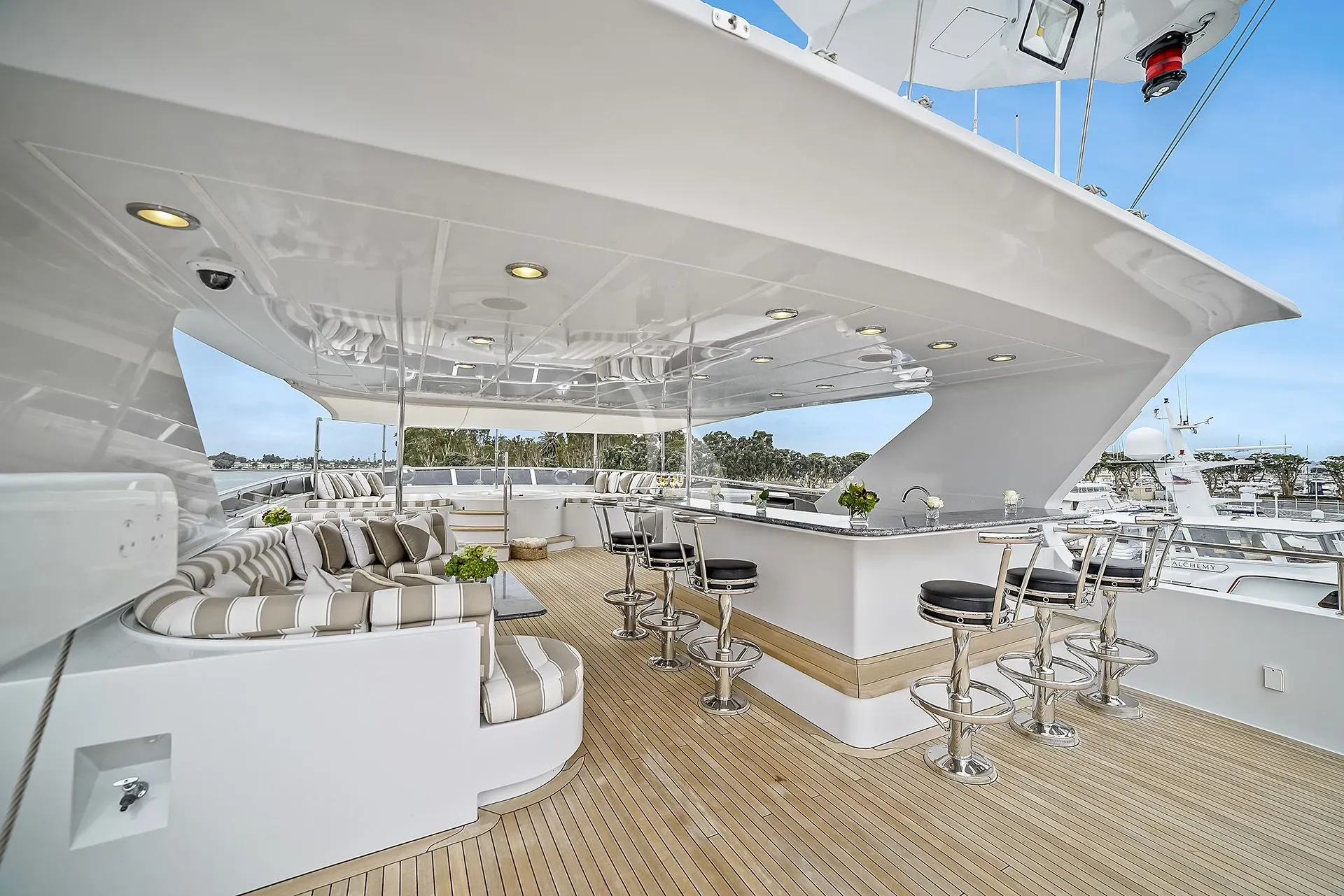 ARTEMIS Charter Yacht