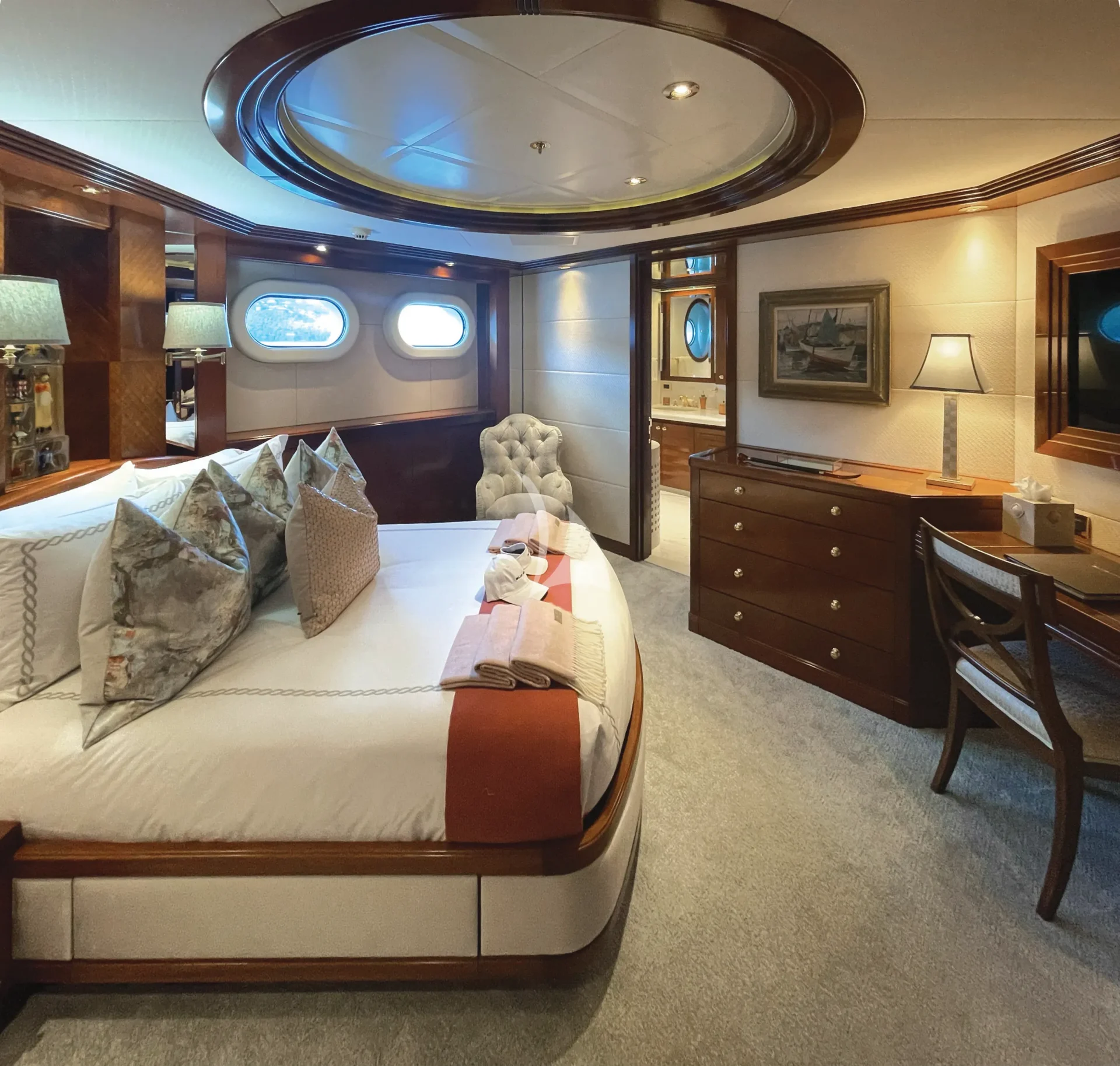 BLUE MOON Charter Yacht