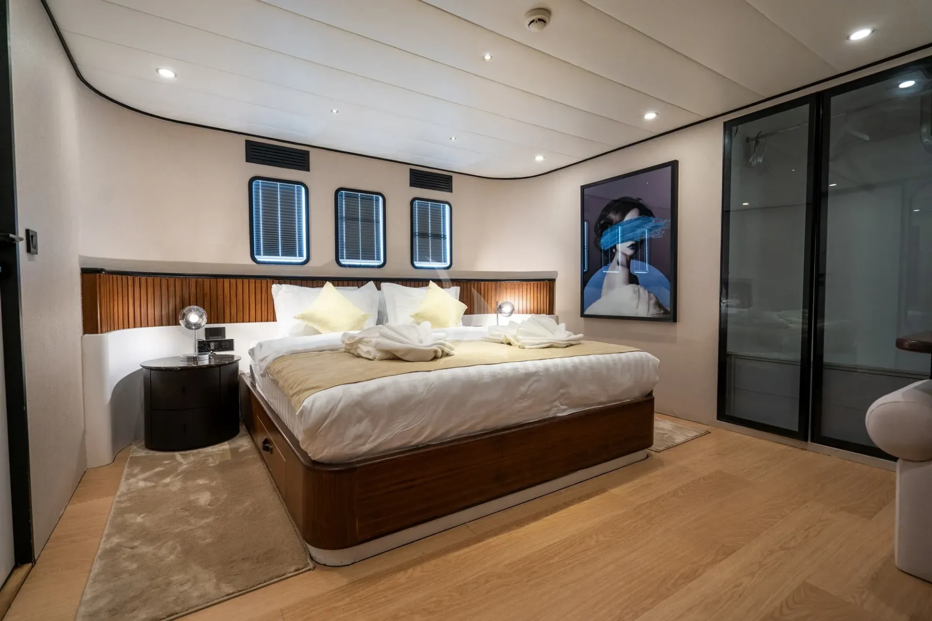 De Love Charter Yacht