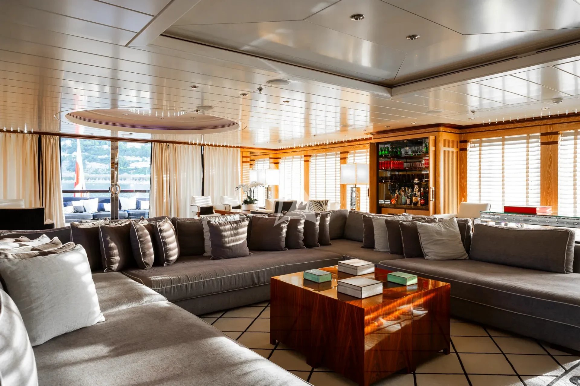 FORCE BLUE Charter Yacht