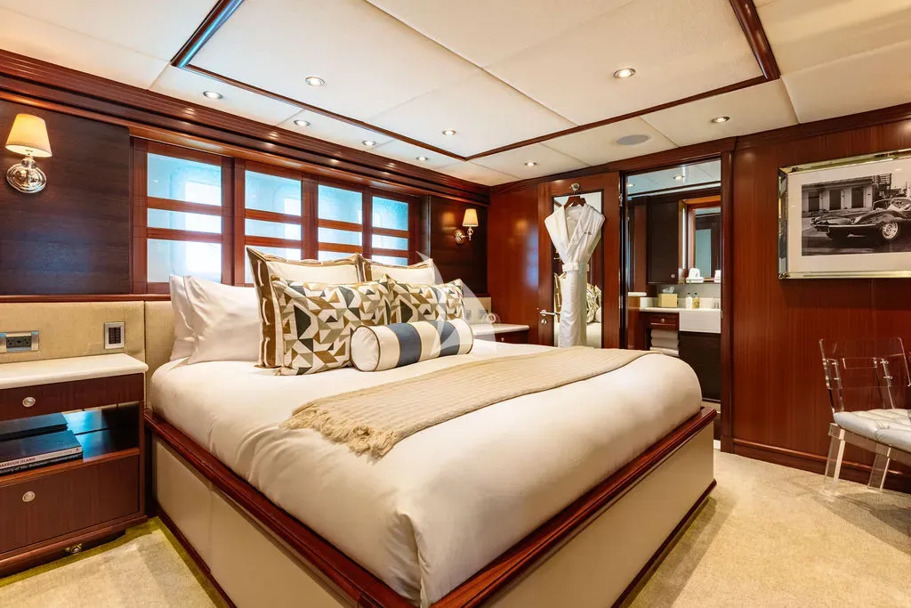 OCEAN CLUB Charter Yacht