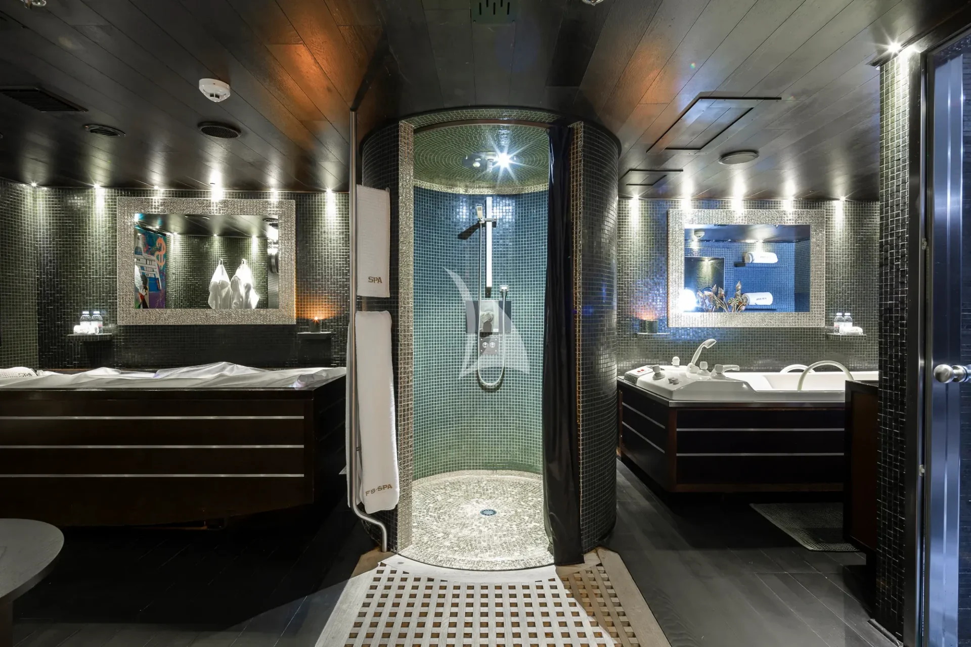 FORCE BLUE Charter Yacht